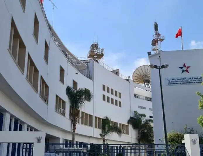 نقابات تندد بإنهاء عمل أكثر من 10 مهنيين بـSNRTnews وتطالب بإعادتهم