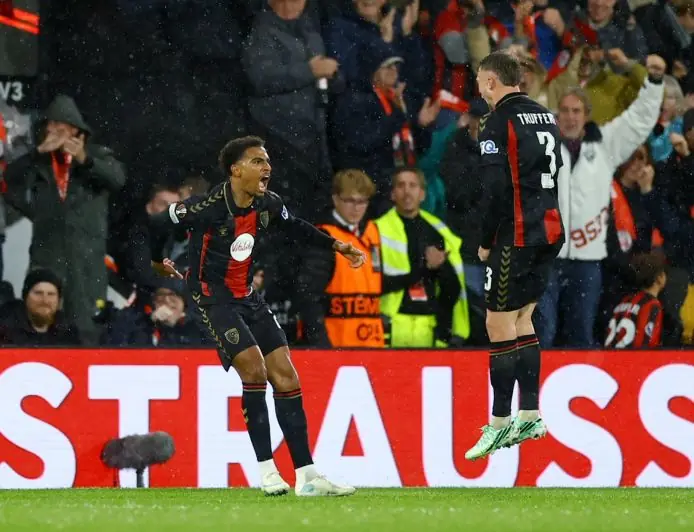 بورنموث يضرب ميلان بثلاثية نظيفة في الدوري الأوروبي