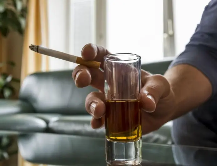 مشروع مالية 2027.. الحكومة تراهن على تحصيل أكثر من 2300 مليار سنتيم من التبغ والخمور والجعة