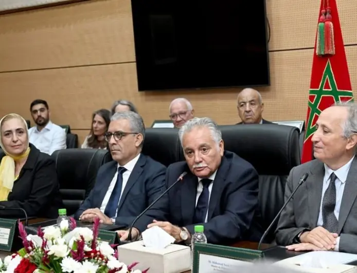 مطالب لـ"بنعبد الله" إلى "إعتناق" مبادئ اللامركزية في إشرافه على تدبير قطاع التربية الوطنية