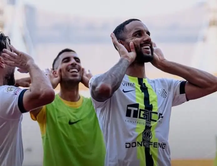 المغرب الفاسي يتأهل إلى دور المجموعات لدوري أبطال إفريقيا على حساب أسيك ميموزا