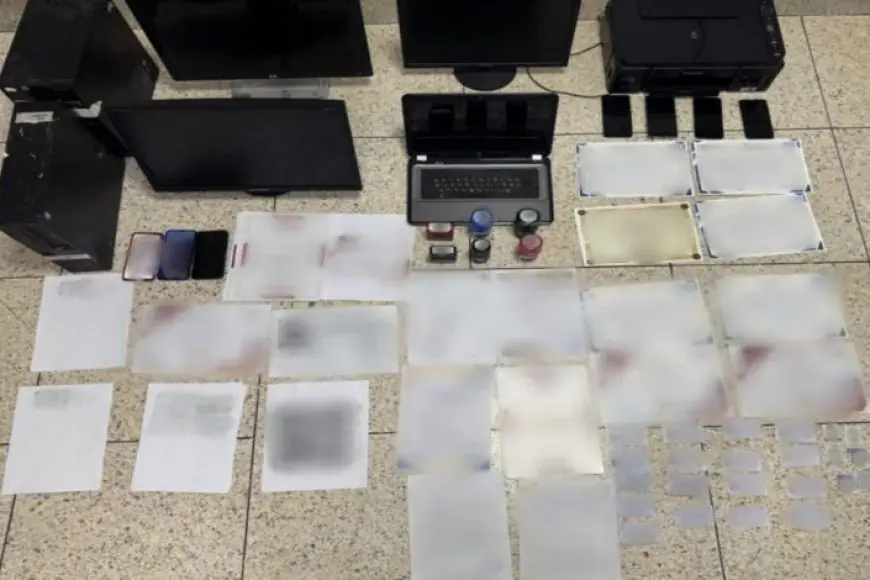 وجدة.. تزوير وثائق لتنظيم الهجرة غير الشرعية يقود إلى توقيف 8 أشخاص