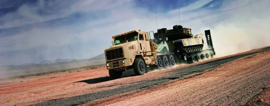 FAR: le Maroc renforce sa logistique militaire avec 100 nouveaux transporteurs lourds américains