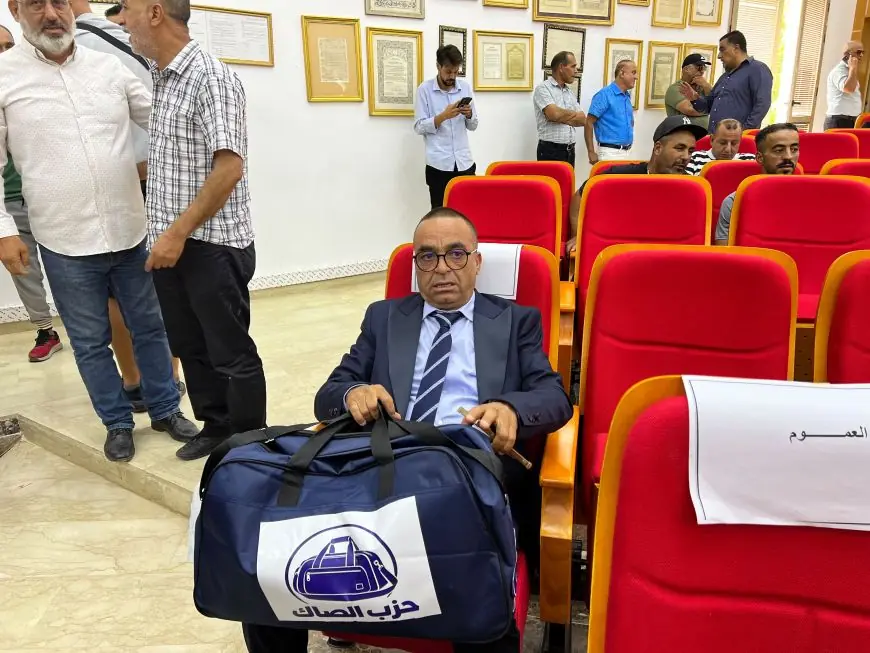 جبهة القوى الديمقراطية يجمد عضوية مستشار جماعي بسبب واقعة حقيبة "حزب الصاك" بفاس