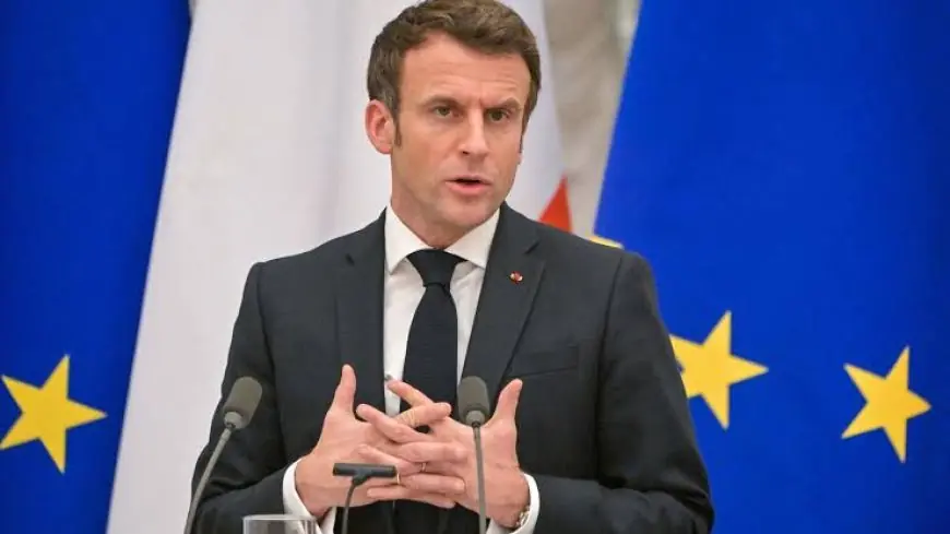 Macron plaide pour une présidentielle apaisée et loin de la violence