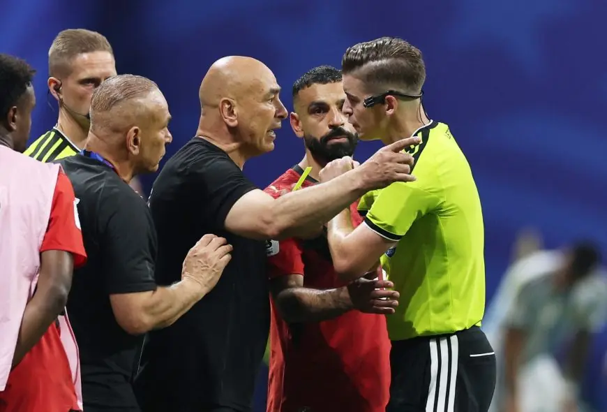 الفيفا" يوقف حسام وإبراهيم حسن وزيكو على خلفية أحداث مباراة الأرجنتين بمونديال 2026