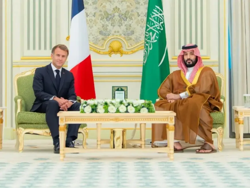 في زيارة غير معلنة.. ولي العهد السعودي يستقبل الرئيس الفرنسي في الرياض لبحث تعزيز التعاون والأمن الإقليمي