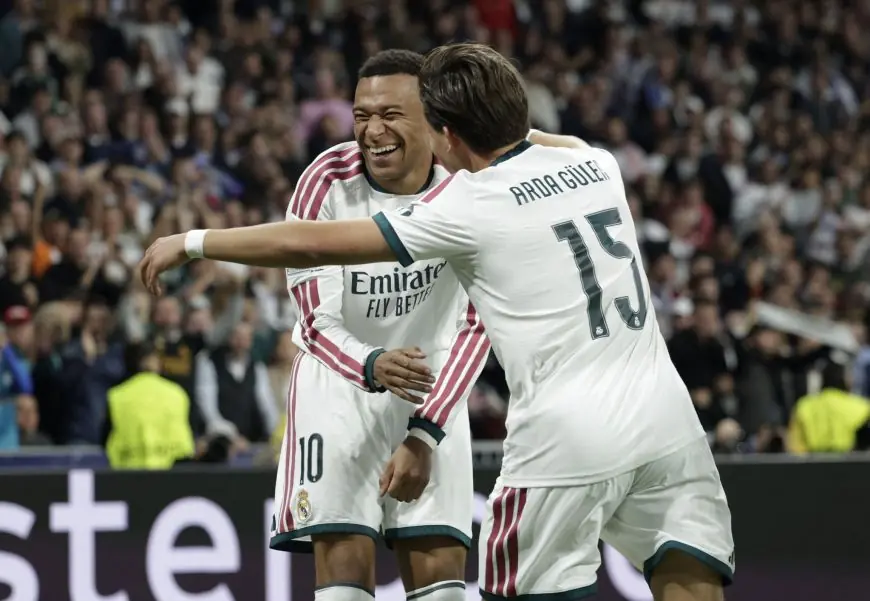 ريال مدريد يفوز على لايبزيغ برباعية في دوري أبطال أوروبا