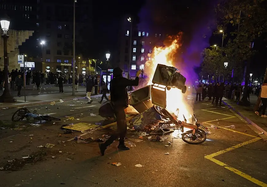توقيف 128 شخصا في برشلونة على خلفية أعمال تخريب ونهب