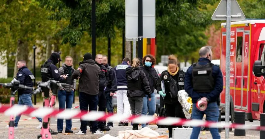 France : le suspect de l'attaque terroriste raciste sous observation psychiatrique