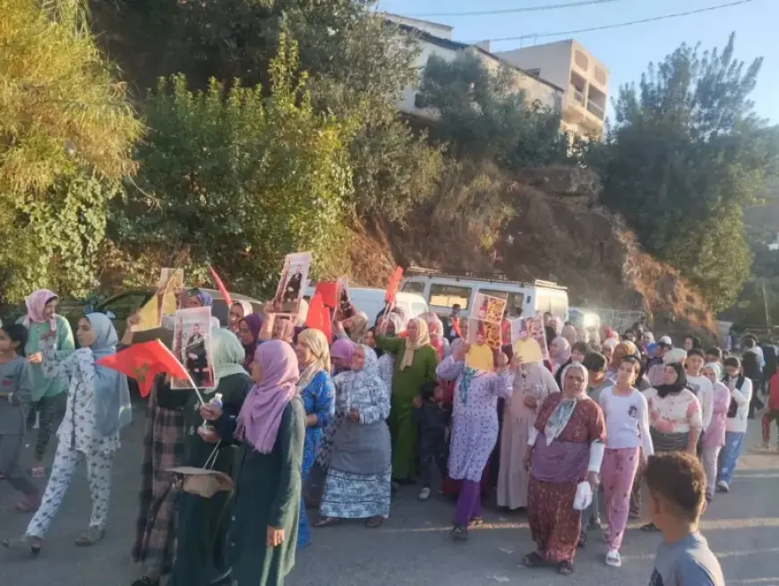 بوعادل.. احتجاجات نسائية تضع استغلال مياه المنبع تجاريا تحت المجهر